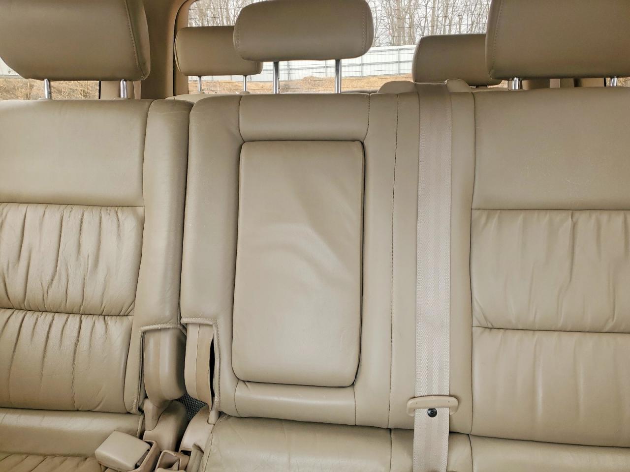 1998 Toyota Land Cruiser Silver vin: JT3HT05J2W0003684