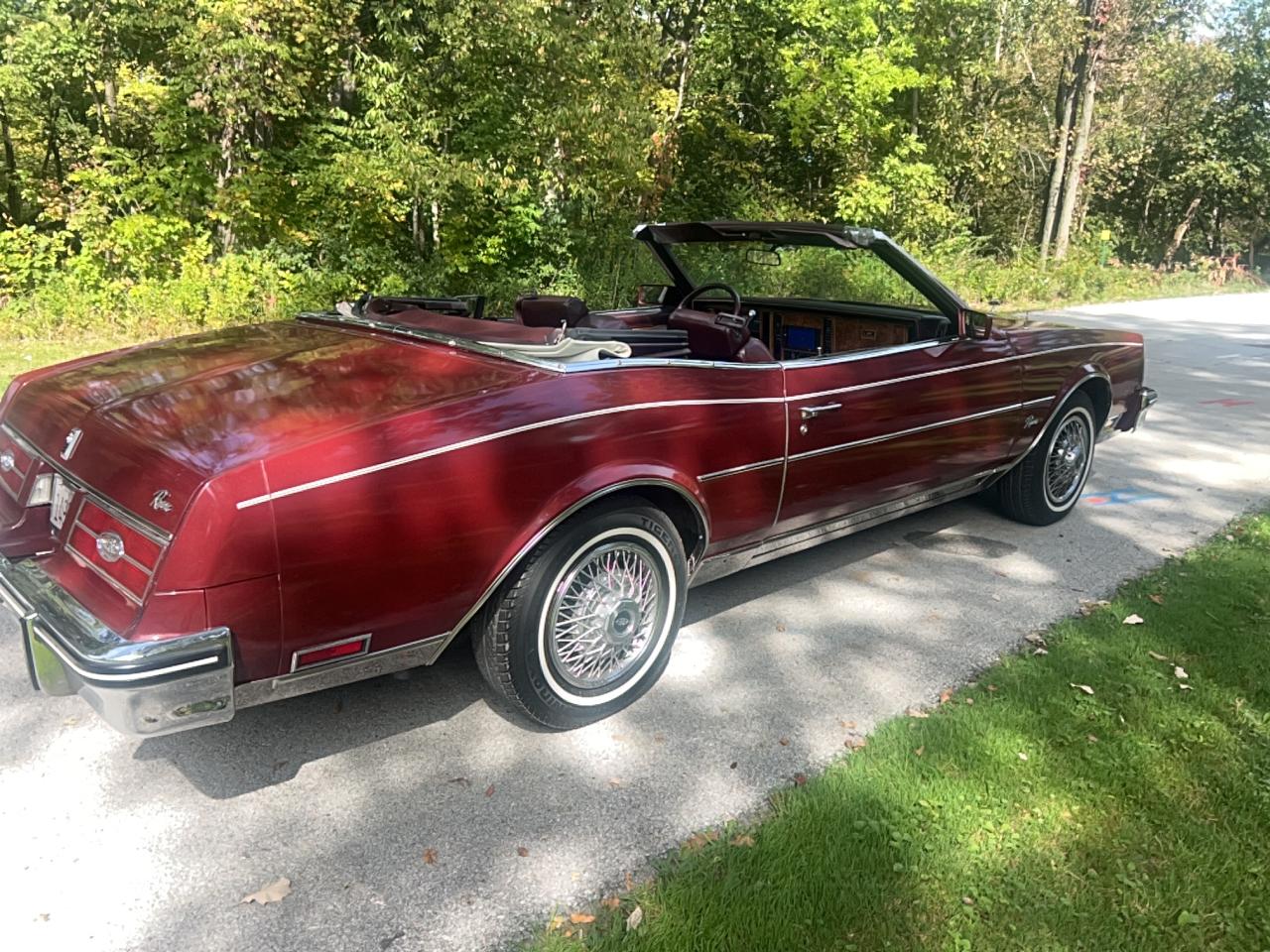 1985 Buick Riviera Maroon vin: 1G4EZ67Y5FE447506