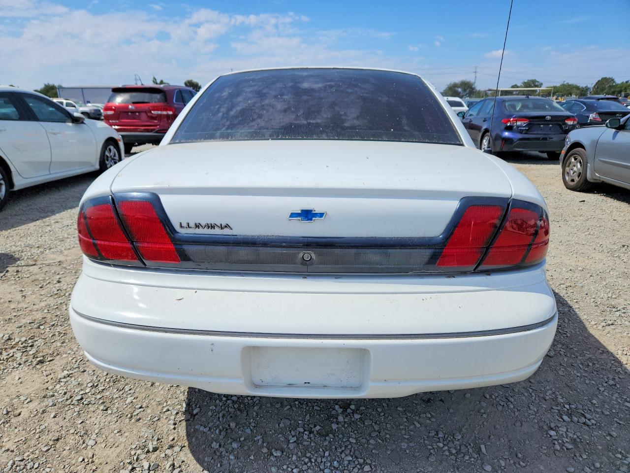 1999 Chevrolet Lumina Base White vin: 2G1WL52M5X9187663