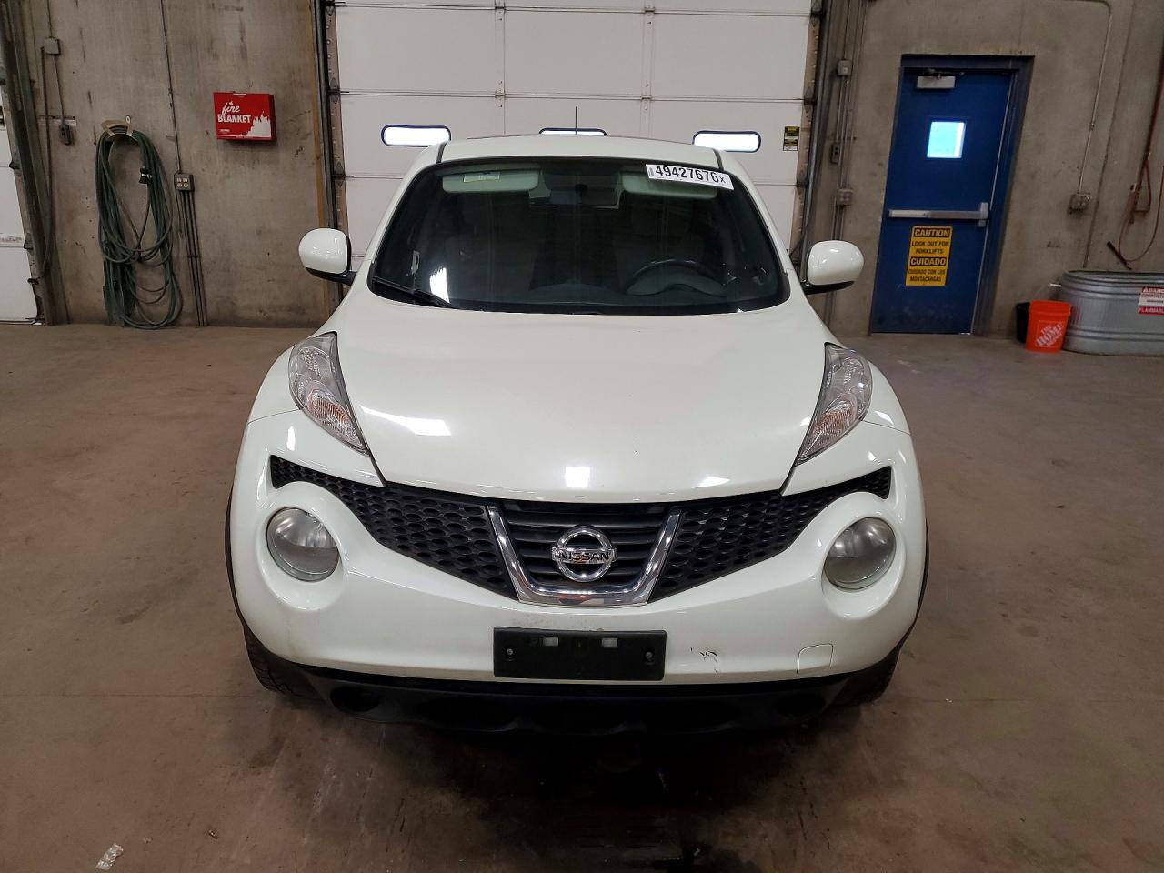 2011 Nissan Juke S White vin: JN8AF5MR5BT005418