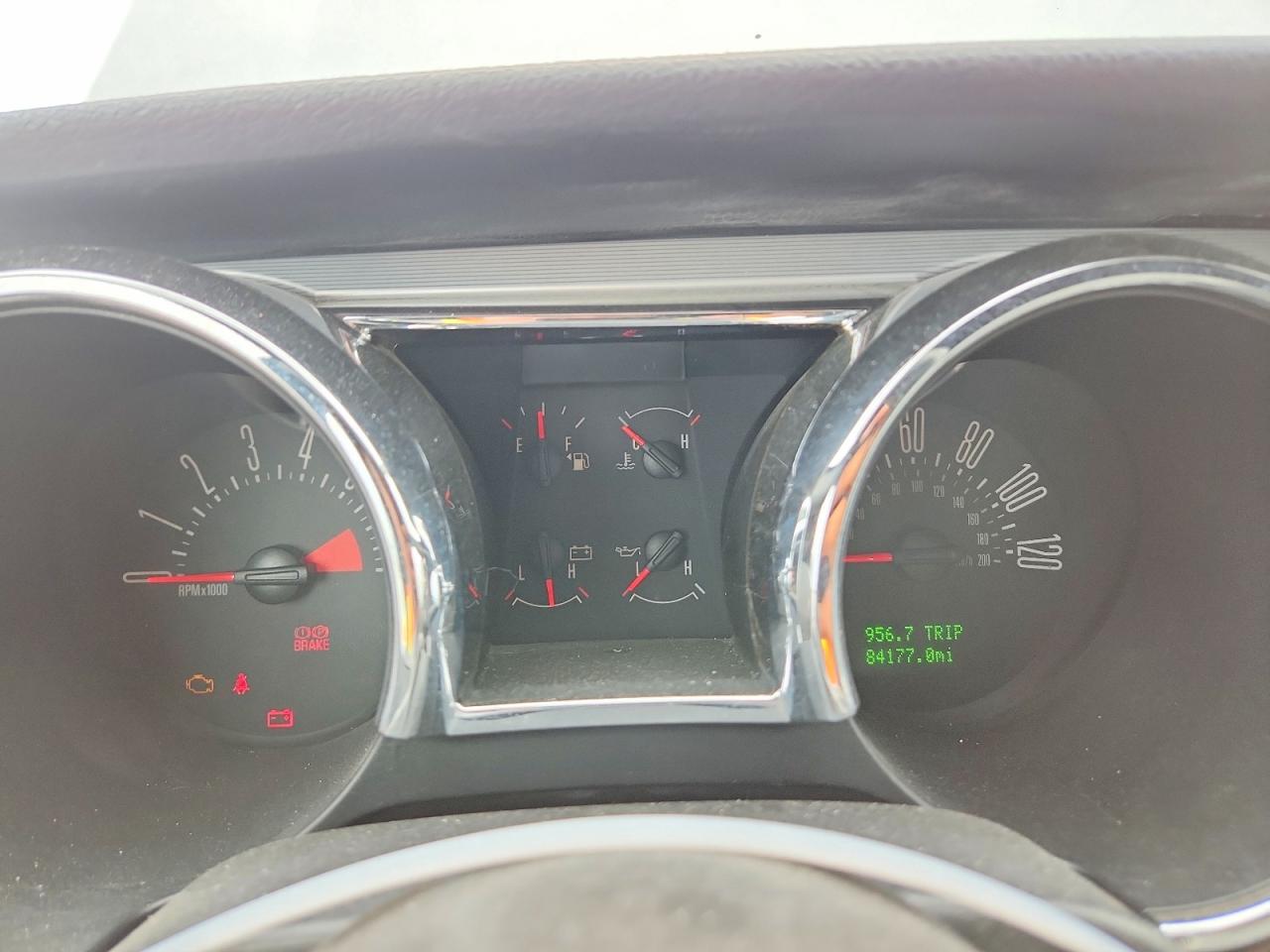 2007 Ford Mustang Серебряный vin: 1ZVHT84N275284692