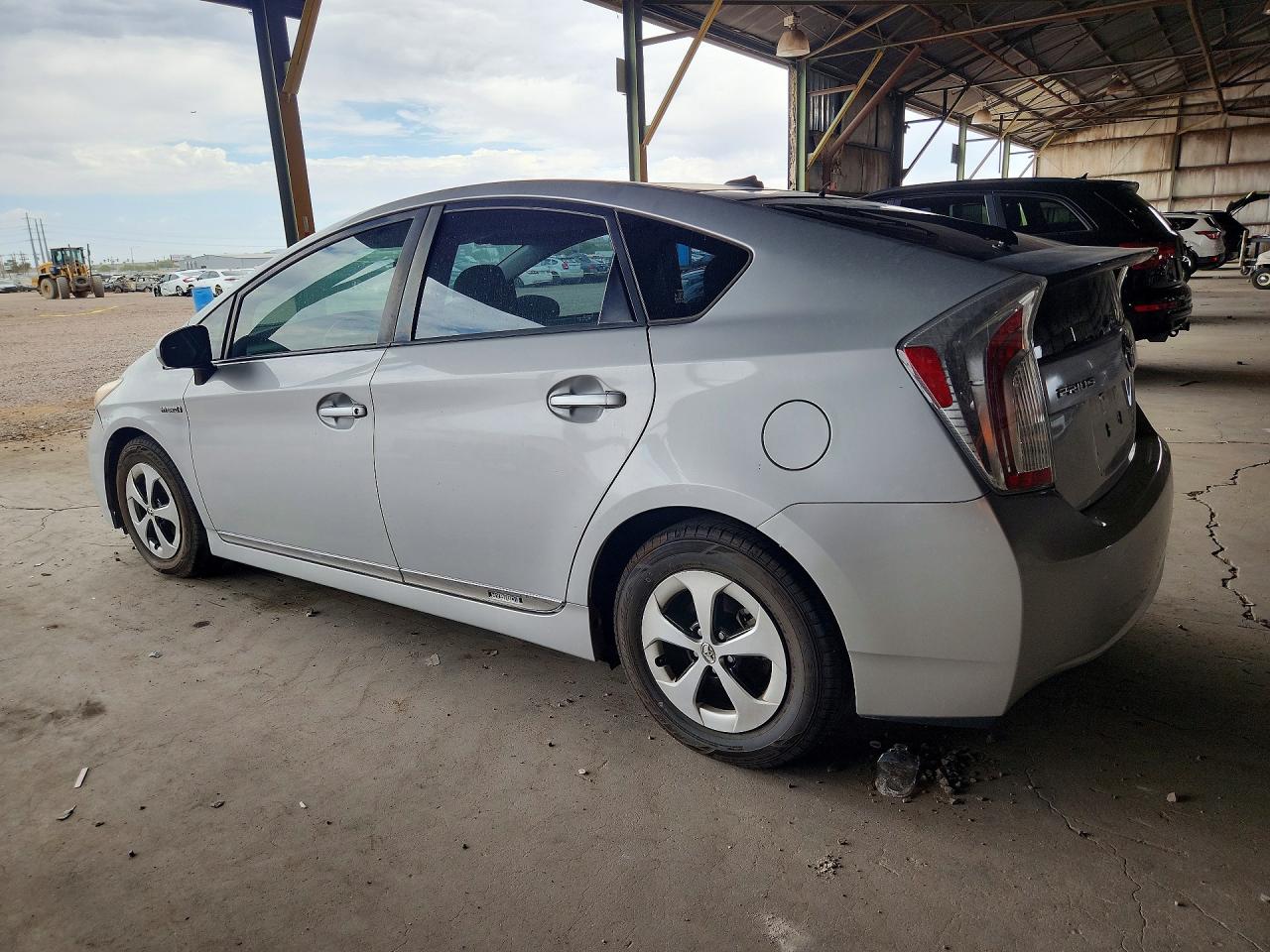 2014 Toyota Prius Three Серебряный vin: JTDKN3DU9E0363302