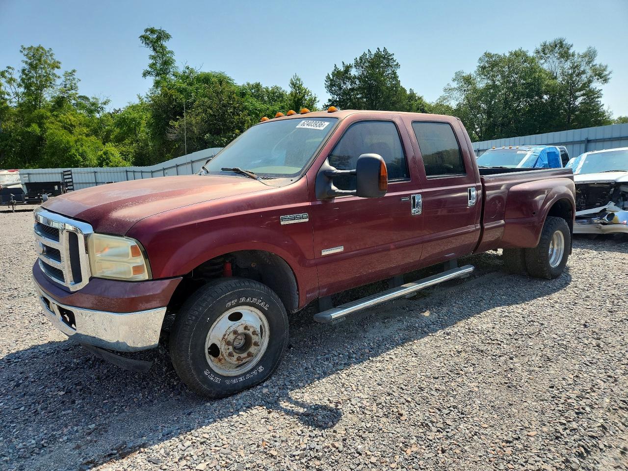 2005 Ford F350 Super Duty Maroon vin: 1FTWW33P45EA64491