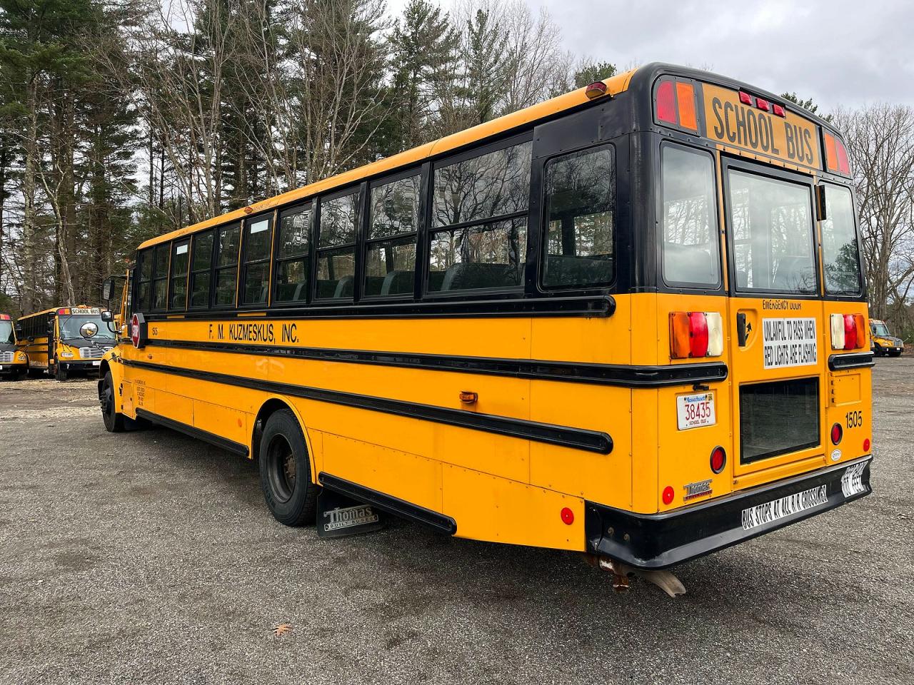 2015 Freightliner Chassis B2b Yellow vin: 4UZABRDU5FCGJ8503