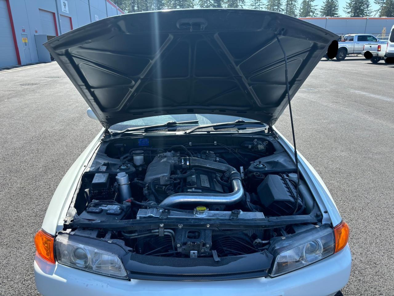 1993 Nissan Skyline White vin: HCR32283940