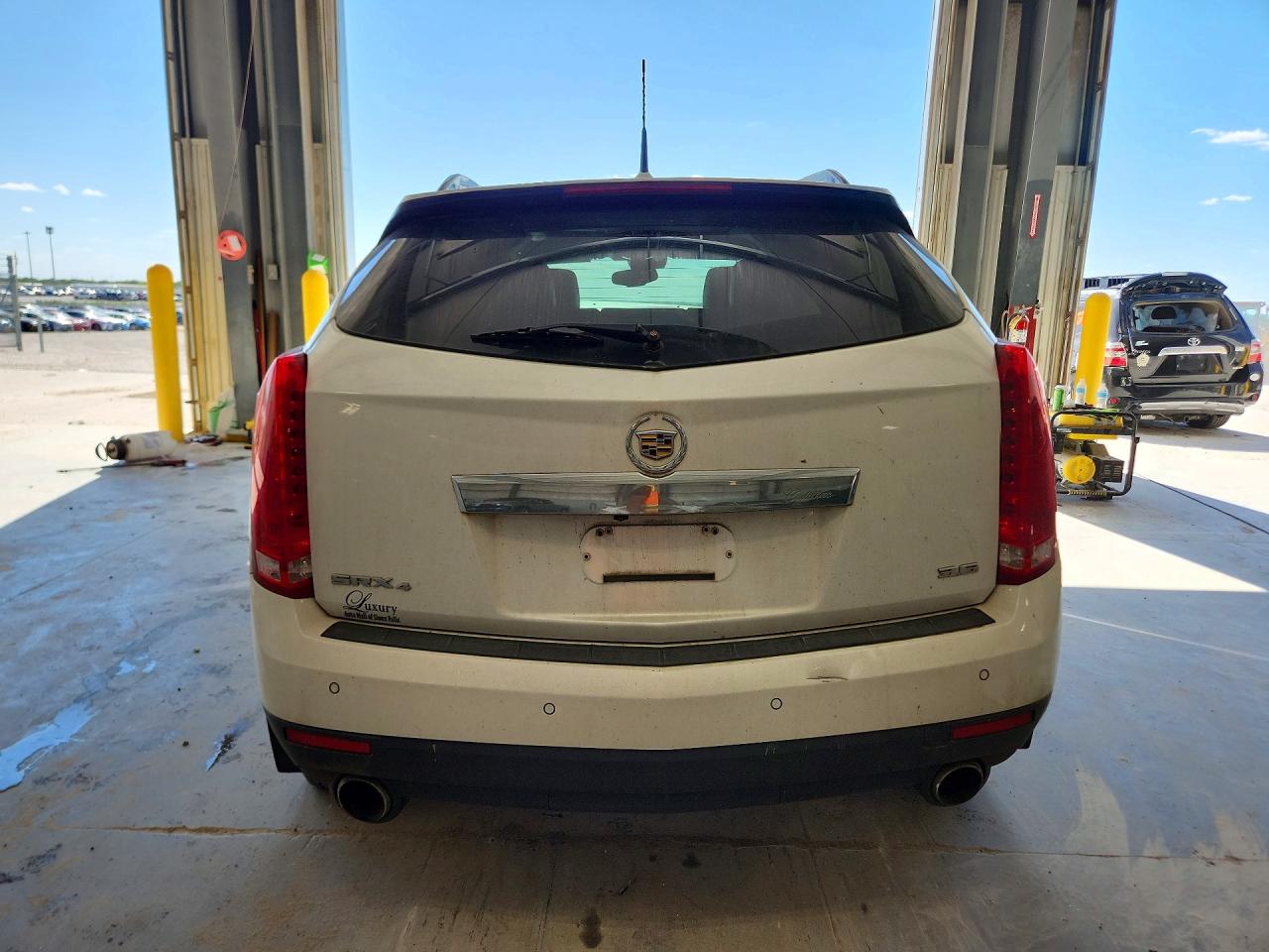 2014 Cadillac Srx Premium Collection White vin: 3GYFNGE33ES657005
