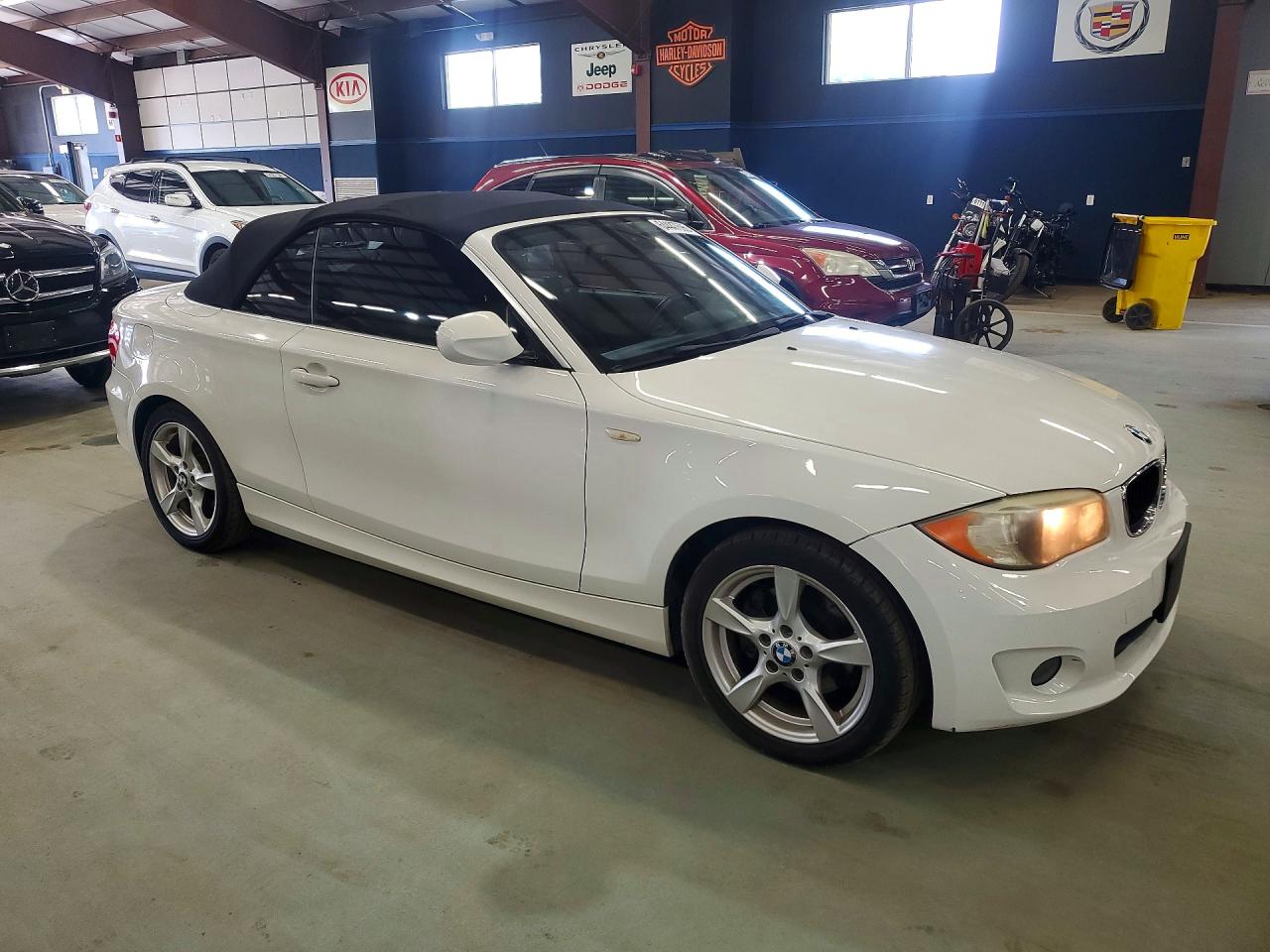 2012 Bmw 128 I Белый vin: WBAUN1C58CVH84094