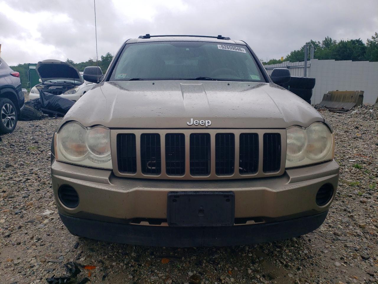 2005 Jeep Grand Cherokee Laredo Желто-коричневый vin: 1J4GR48K55C674937