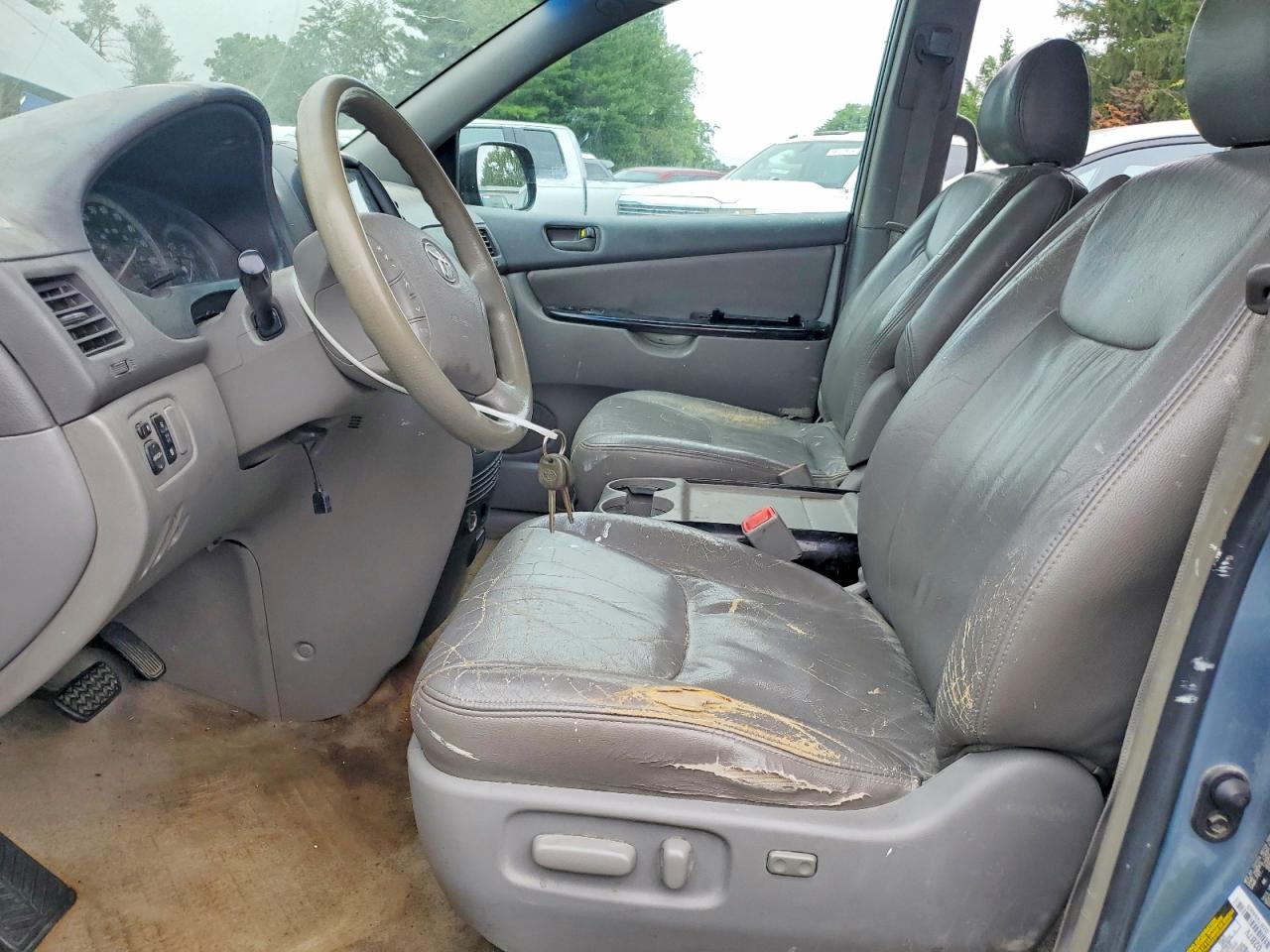 2005 Toyota Sienna Le 7 Passenger Синий vin: 5TDZA23C75S265542