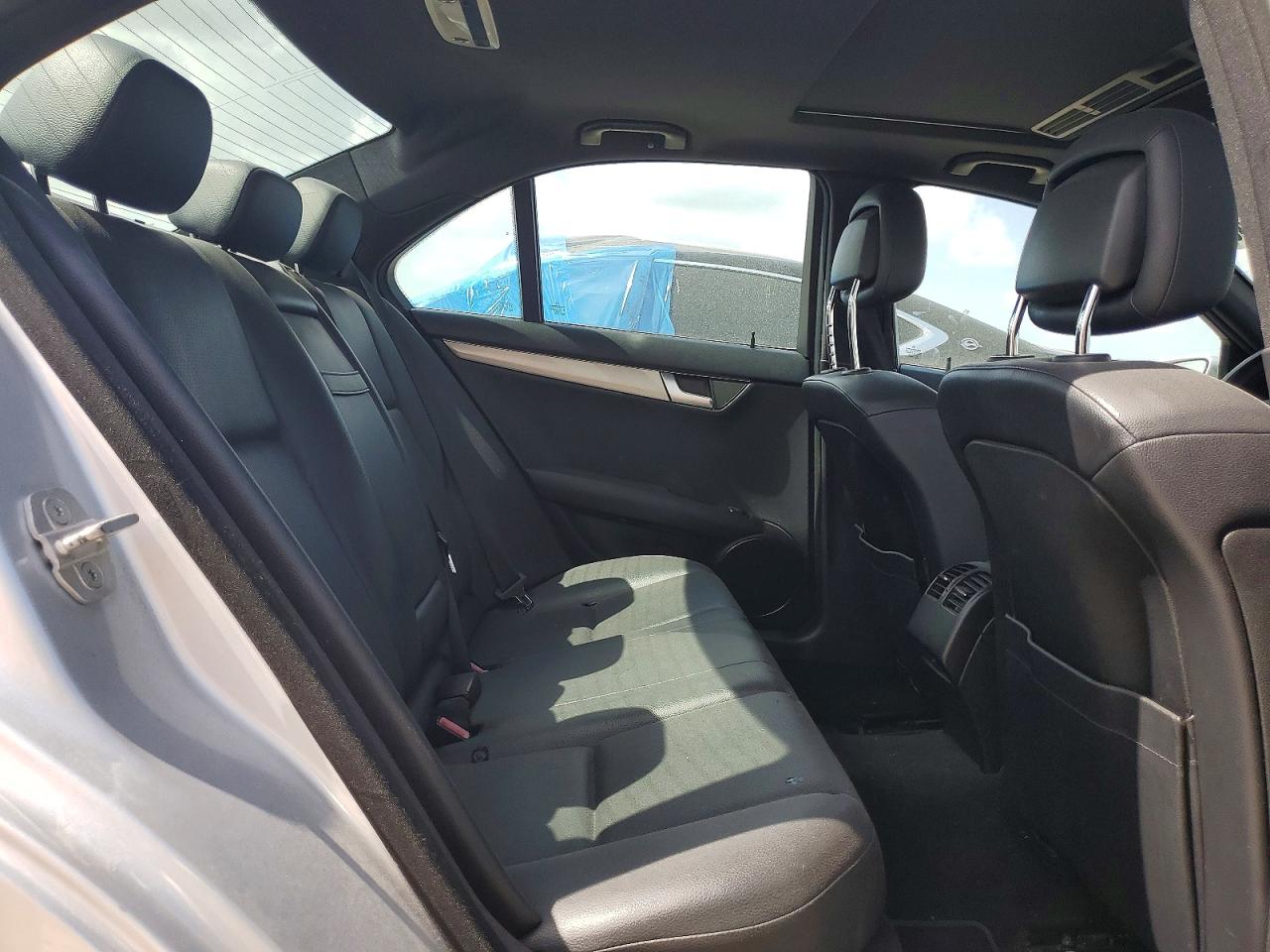 2012 Mercedes-benz C 250 Silver vin: WDDGF4HB7CR214578