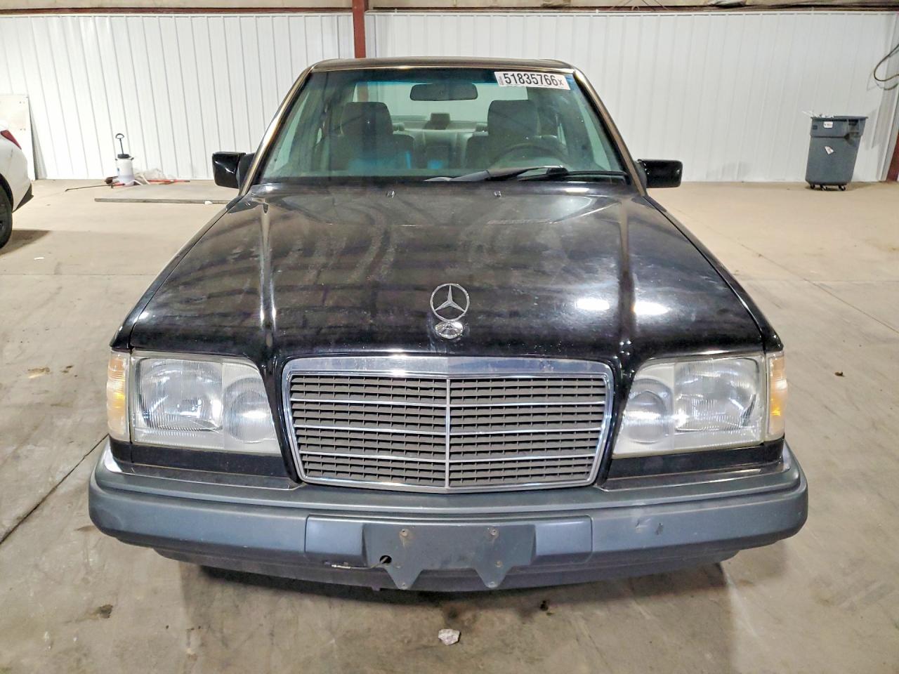 1994 Mercedes-benz E 320 Black vin: WDBEA32E9RC065145