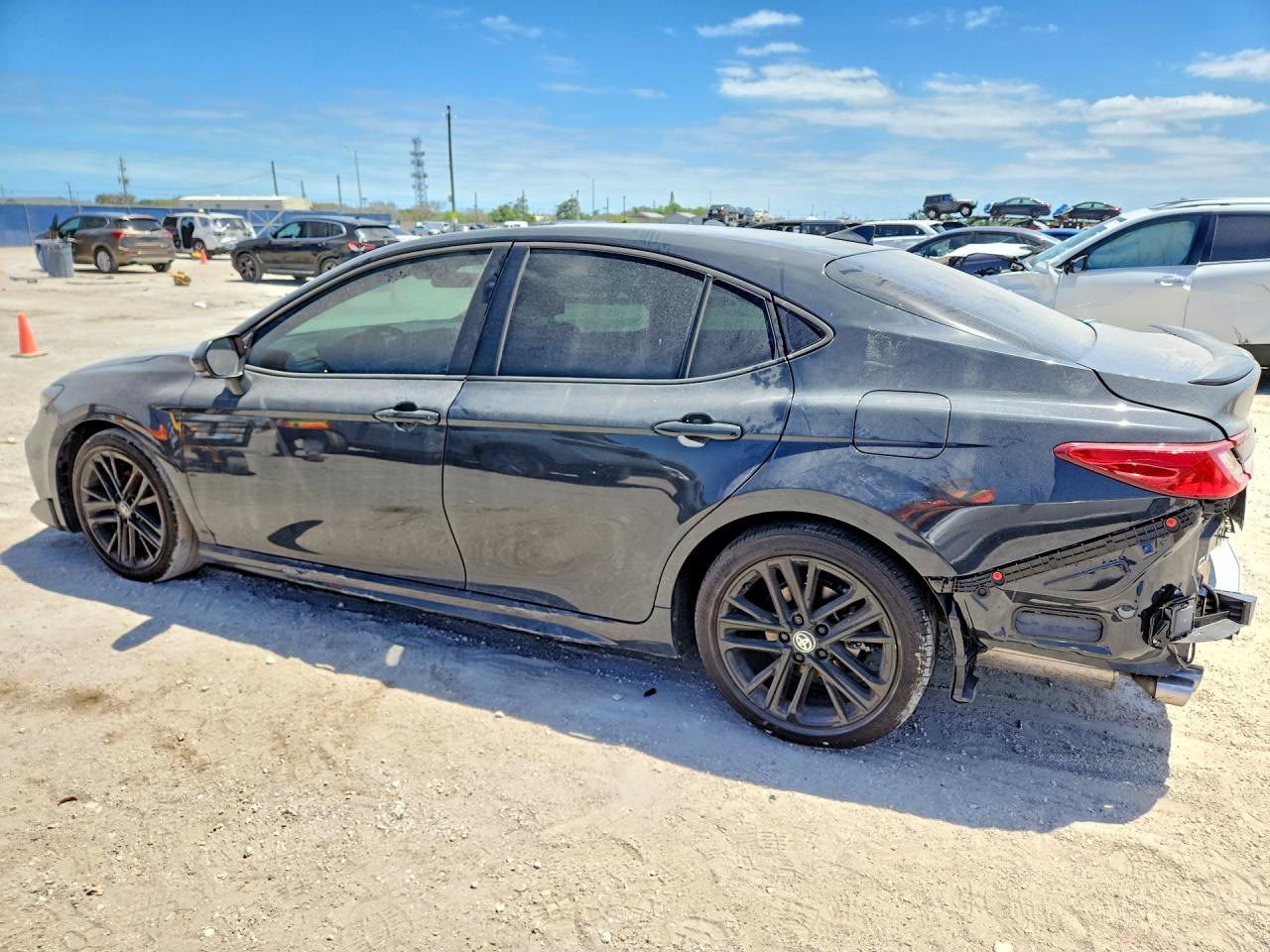 2025 Toyota Camry Se Gray vin: 4T1DAACK4SU158981