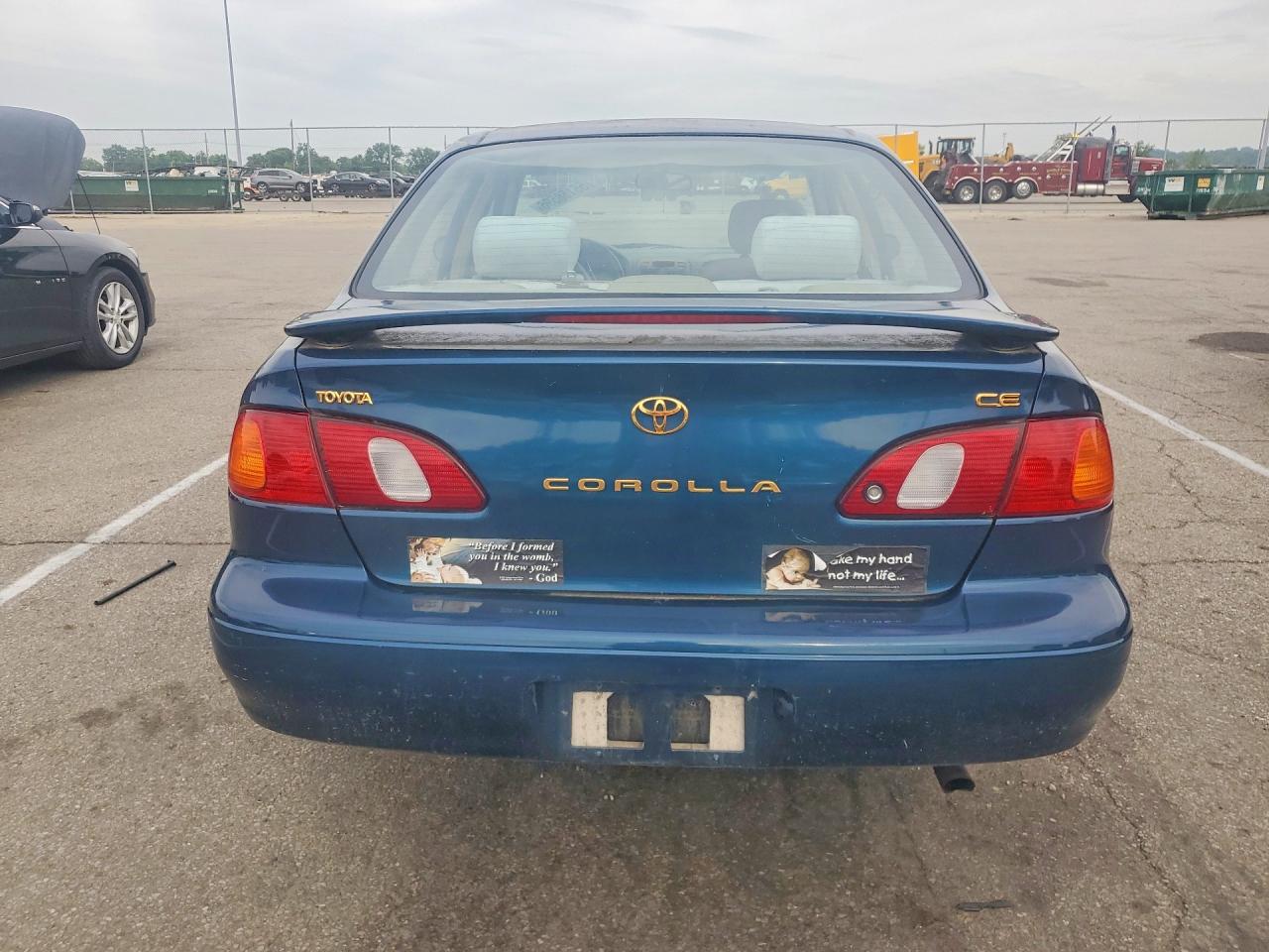 2000 Toyota Corolla Ve Blue vin: 2T1BR12E8YC330807