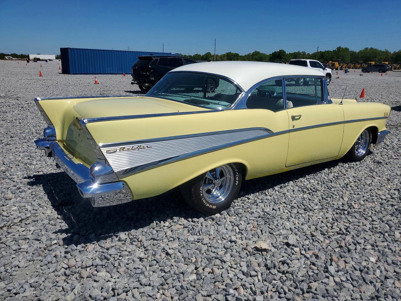 1957 Chev Hardtop Yellow vin: VC570146578