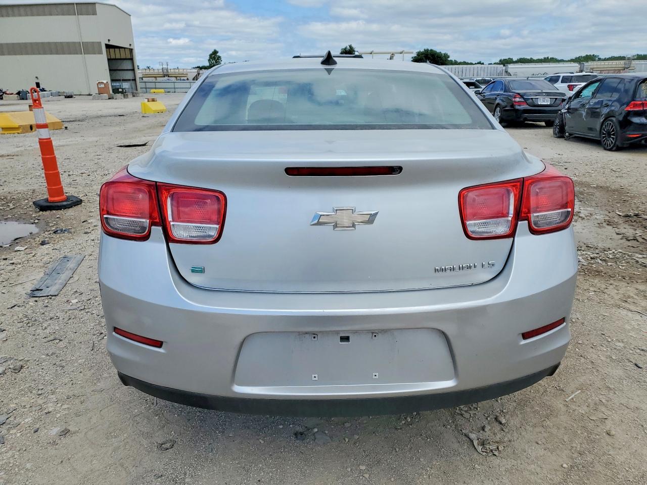 2015 Chevrolet Malibu Ls Silver vin: 1G11B5SL5FF195062