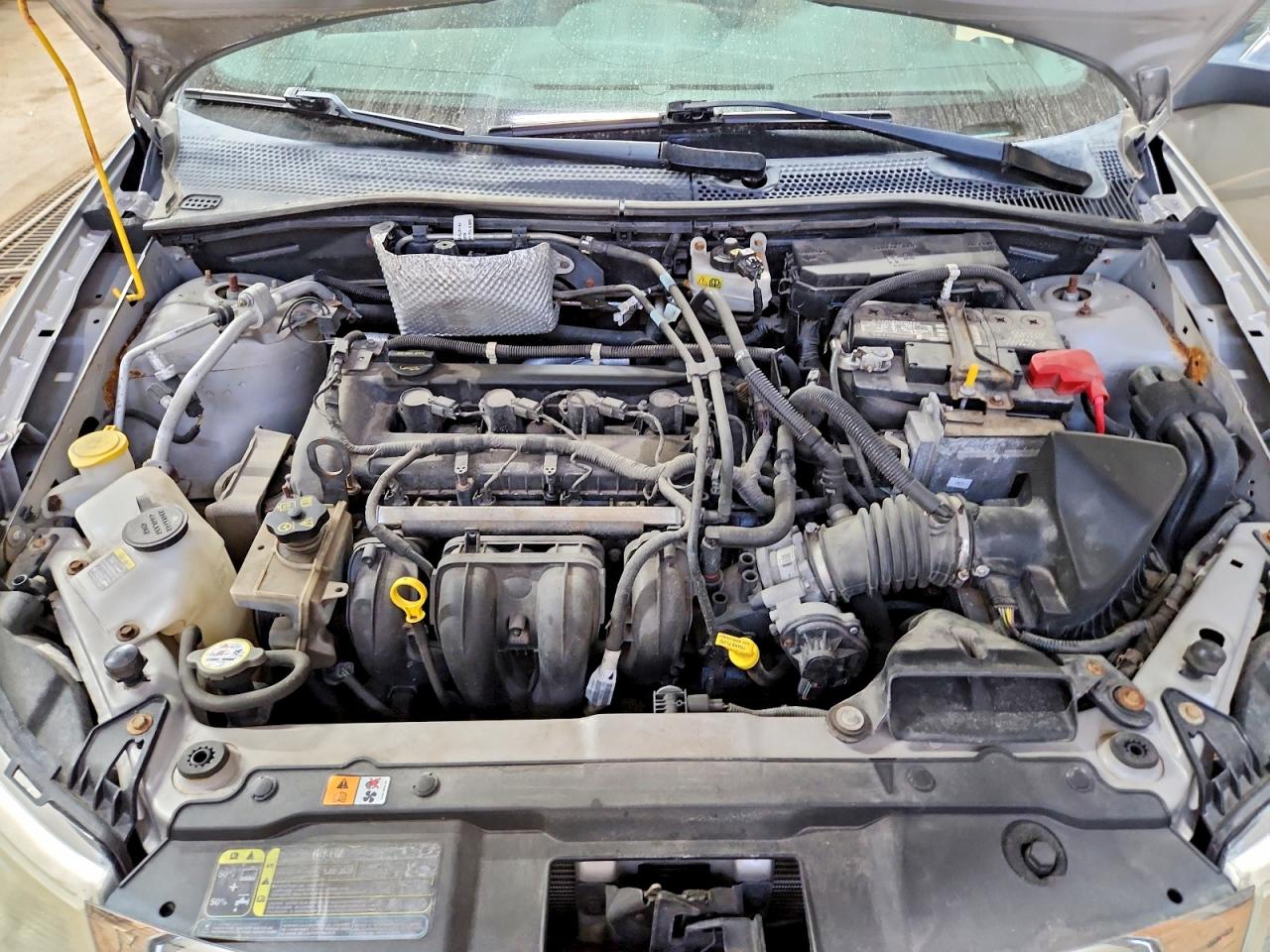 2008 Ford Focus Se Silver vin: 1FAHP35N68W268716