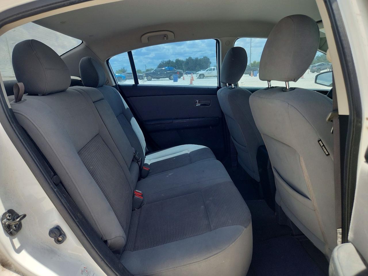 2010 Nissan Sentra 2.0 White vin: 3N1AB6AP5AL625594