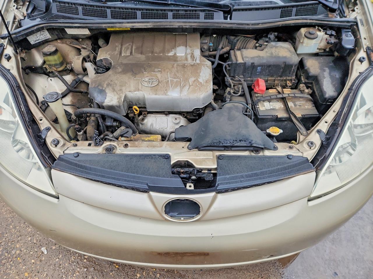 2010 Toyota Sienna Le 7-passenger Tan vin: 5TDKK4CC2AS313565