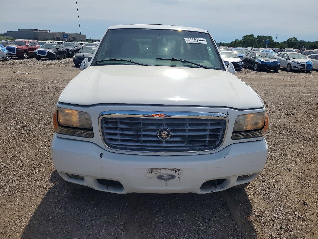 2000 Cadillac Escalade Luxury Белый vin: 1GYEK63R0YR230359