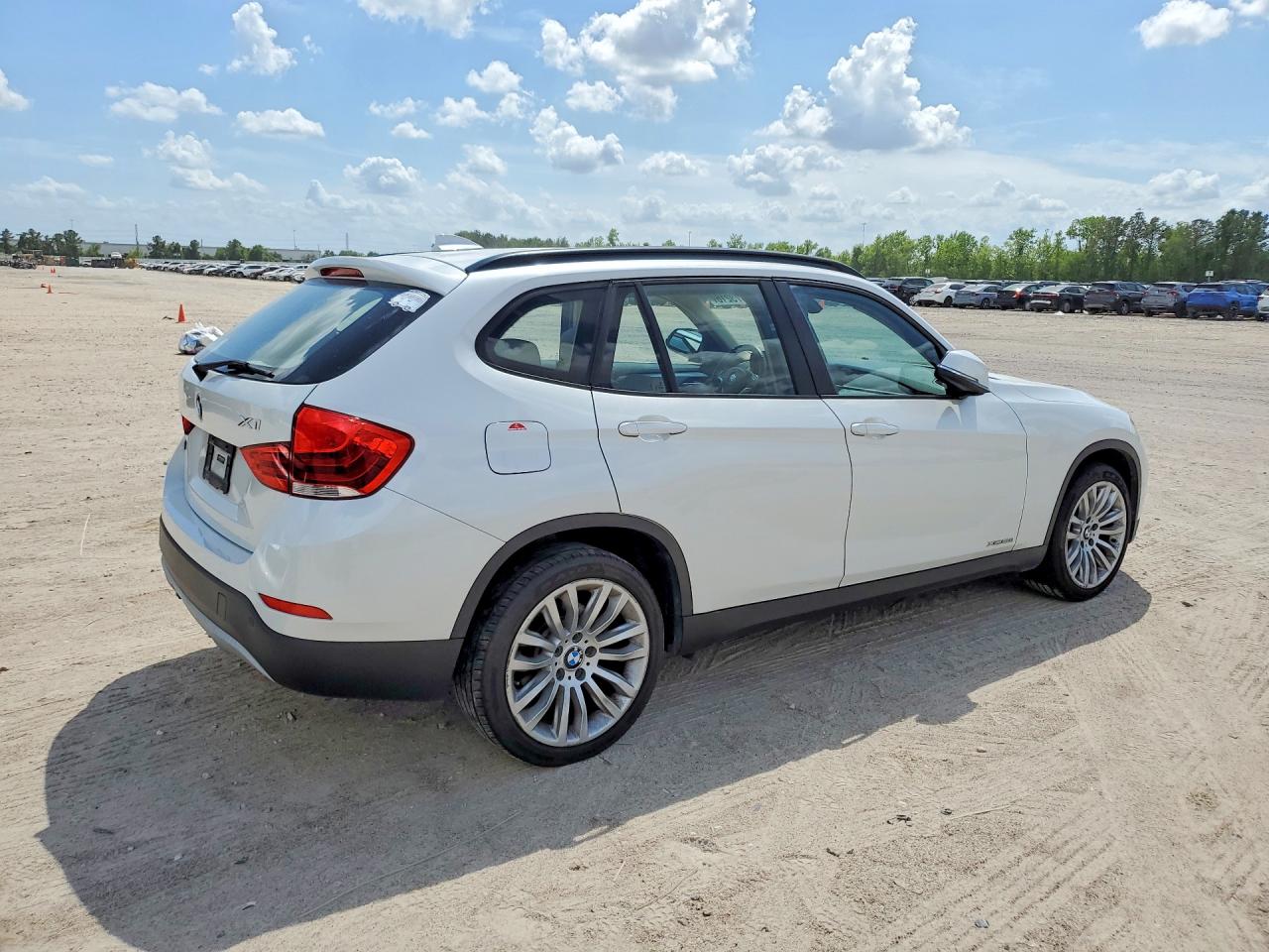 2015 Bmw X1 Xdrive28i White vin: WBAVL1C5XFVY35364