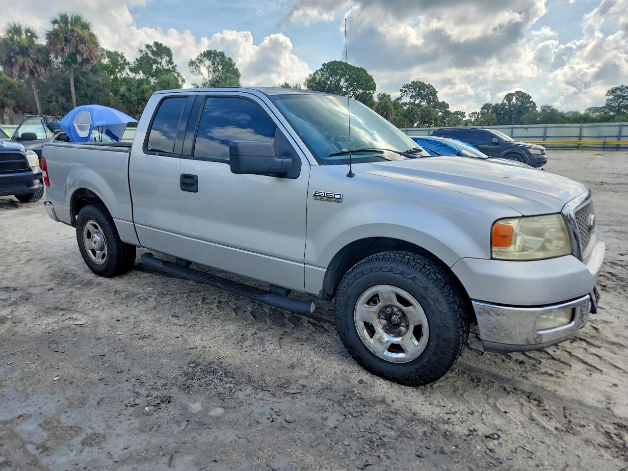 2004 Ford F150 Silver vin: 1FTRX12514FA26885