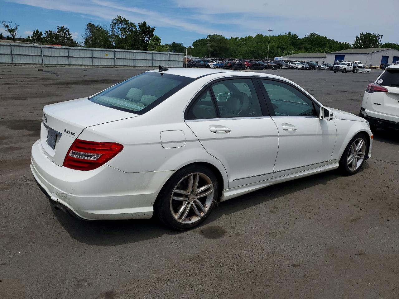 2013 Mercedes-benz C 300 4matic White vin: WDDGF8AB1DR281275