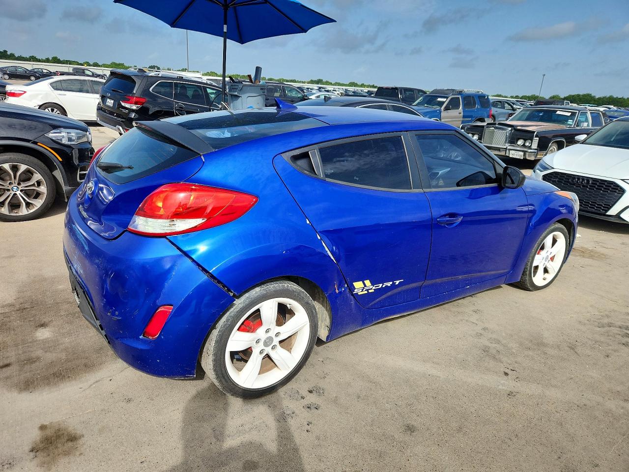2013 Hyundai Veloster Base Blue vin: KMHTC6AD3DU140899