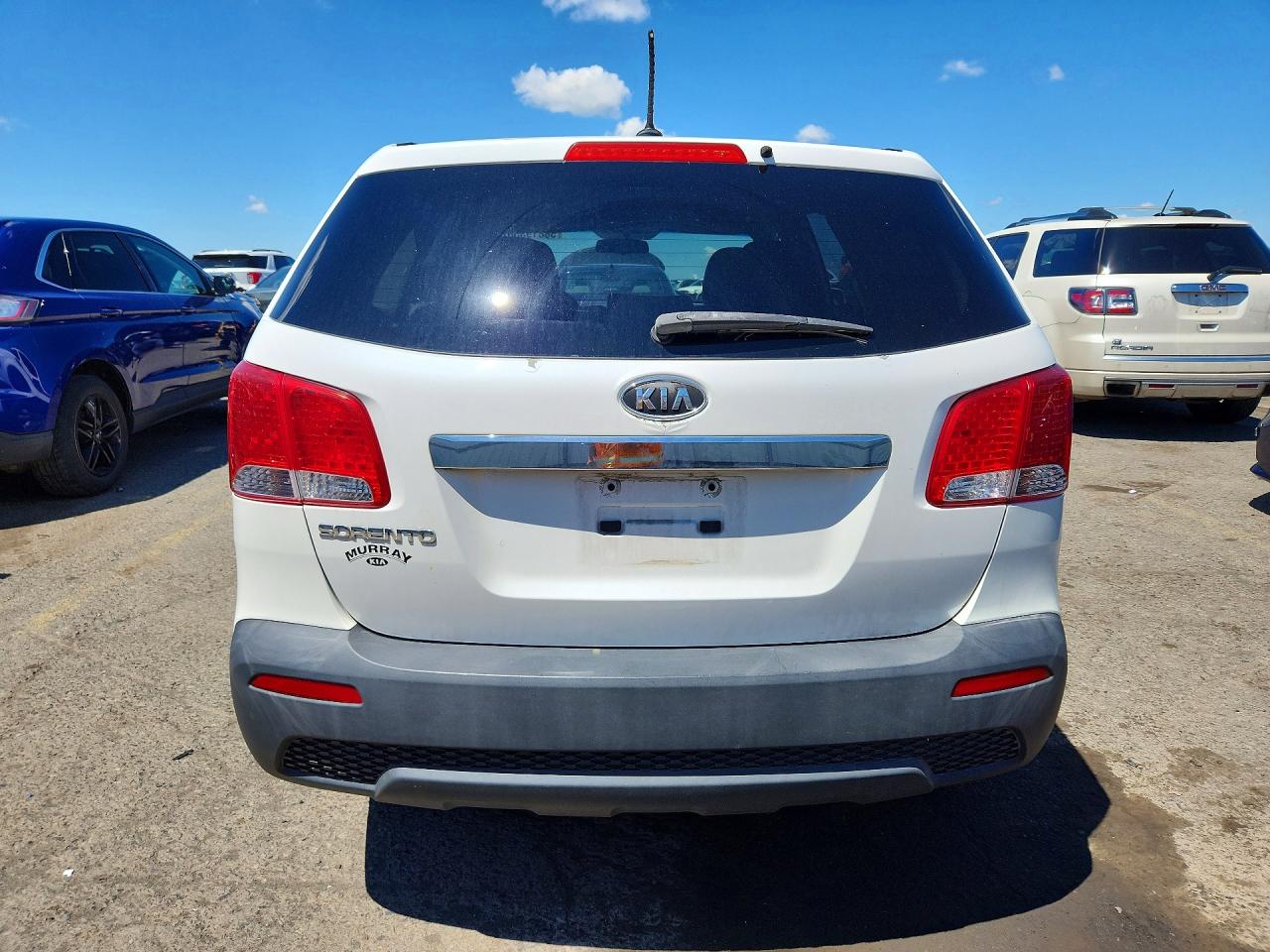 2011 Kia Sorento Lx White vin: 5XYKT3A16BG016211