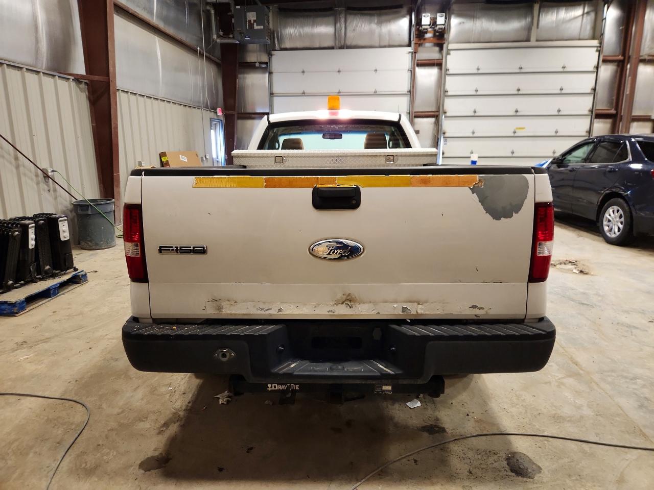 2008 Ford F150 White vin: 1FTRF12288KB80595