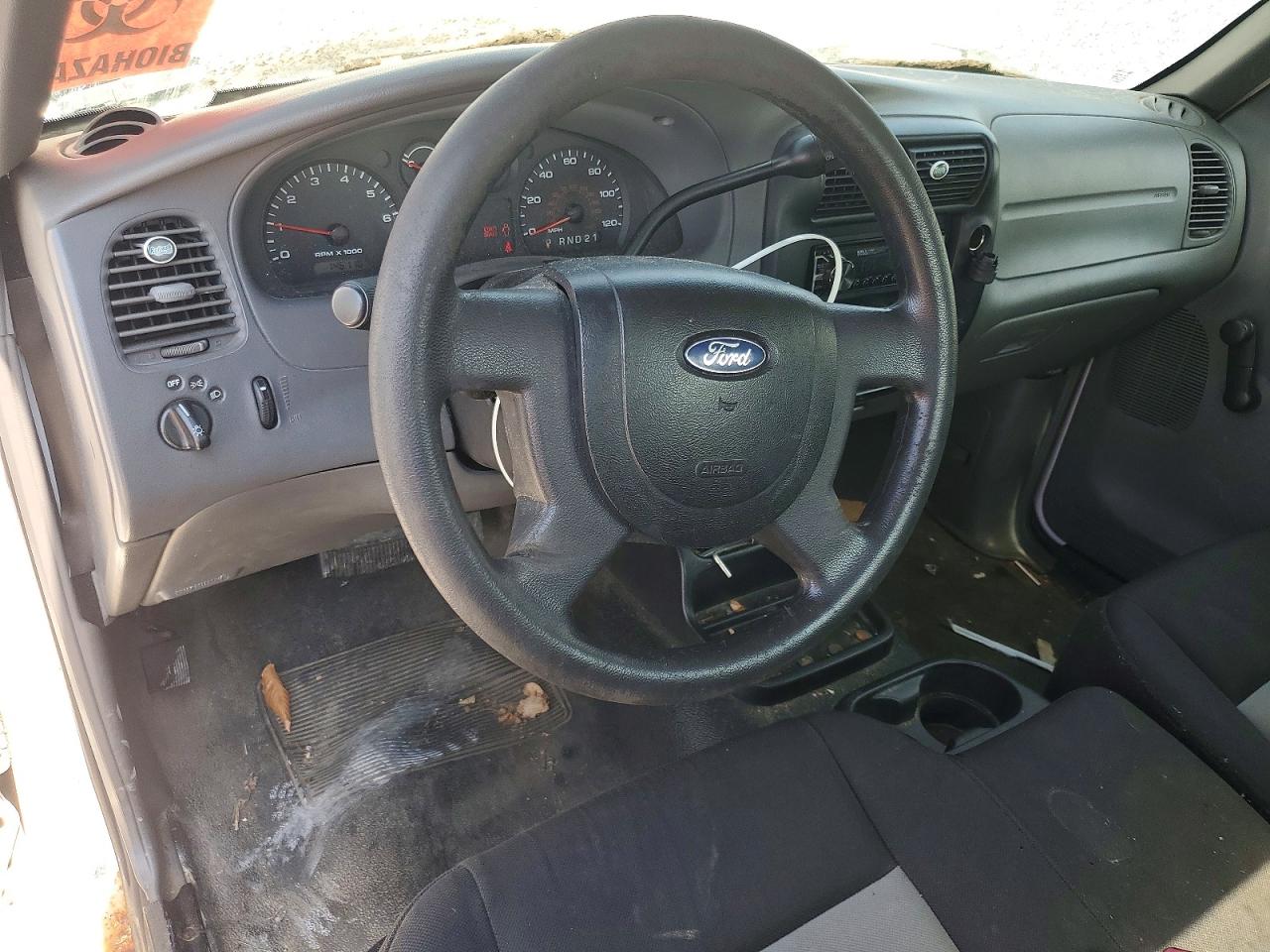 2005 Ford Ranger White vin: 1FTYR10D55PA93825