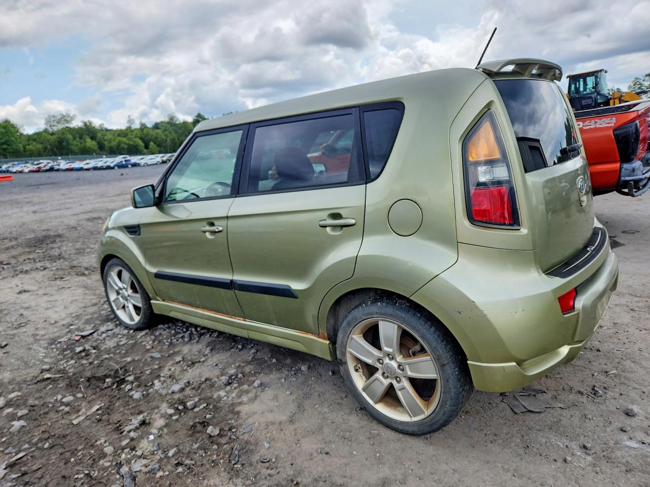 2011 Kia Soul ! Green vin: KNDJT2A22B7272485