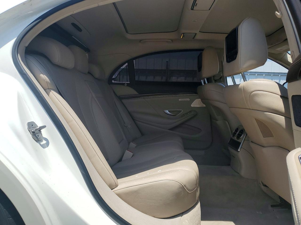 2014 Mercedes-benz S 550 4matic White vin: WDDUG8FB0EA048447