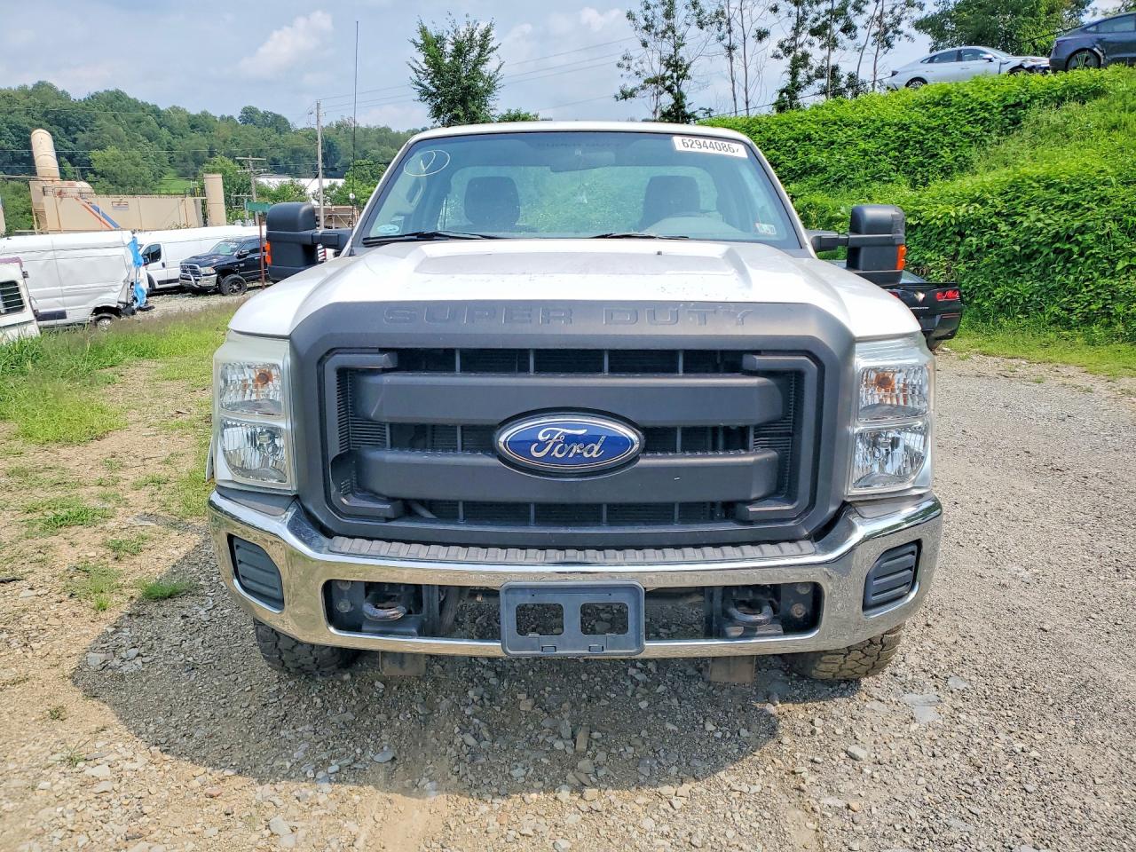 2011 Ford F250 Super Duty White vin: 1FTBF2B67BEC37529