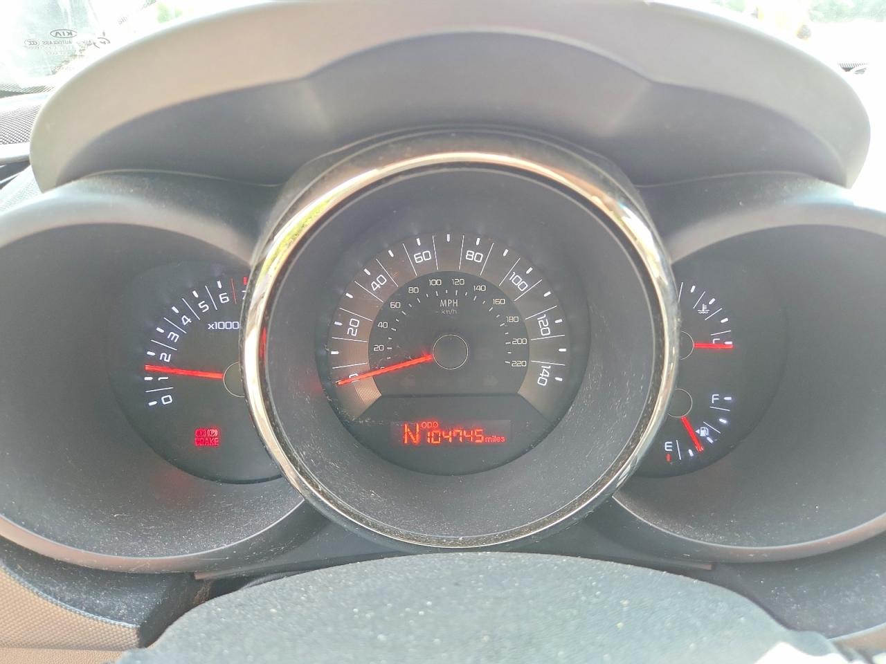 2011 Kia Soul + Black vin: KNDJT2A25B7209428