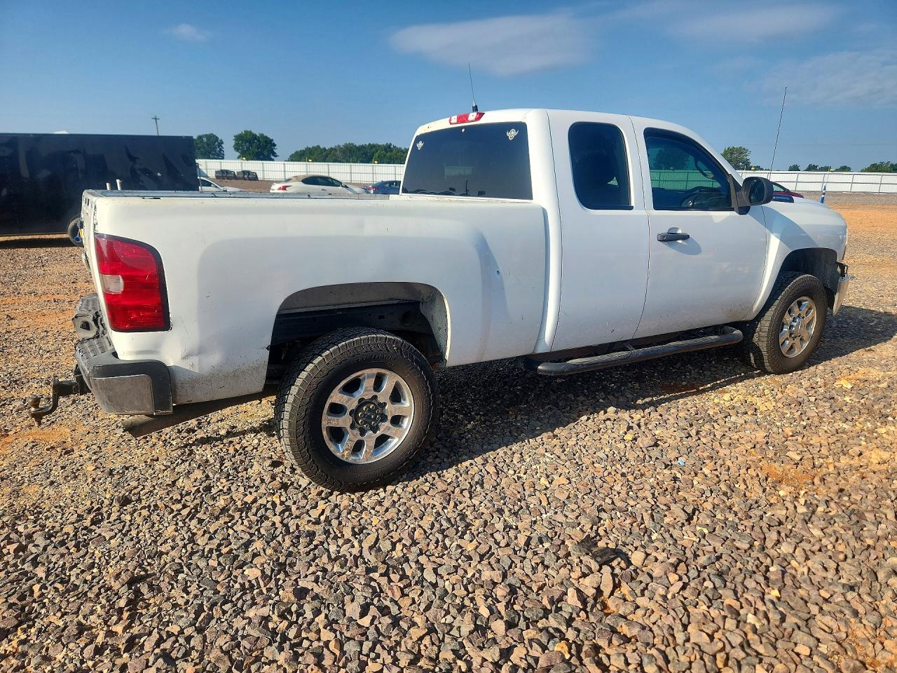 2011 Chevrolet Silverado K2500 Heavy Duty White vin: 1GC2KVCG5BZ258229