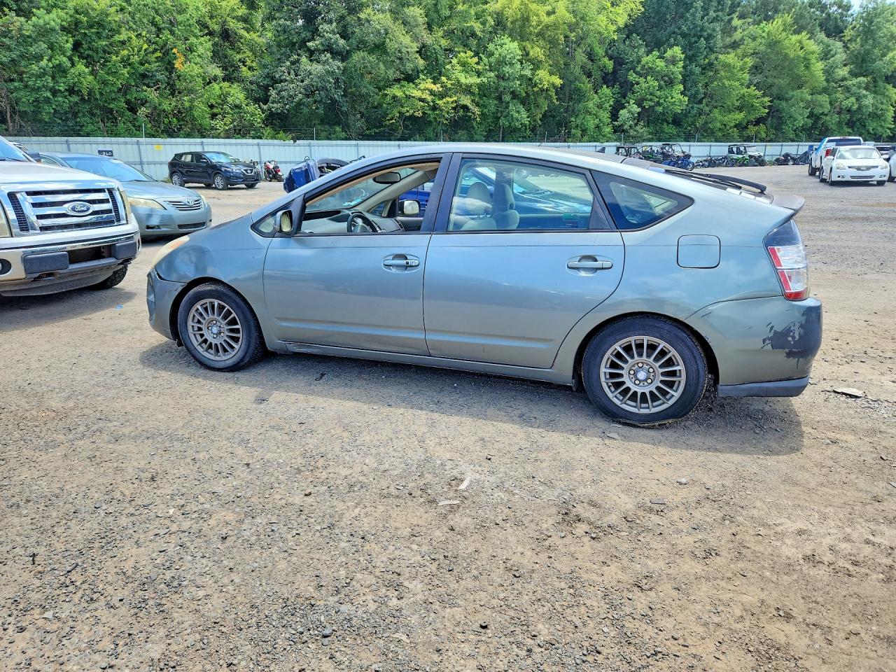 2005 Toyota Prius Base Green vin: JTDKB20U053082836