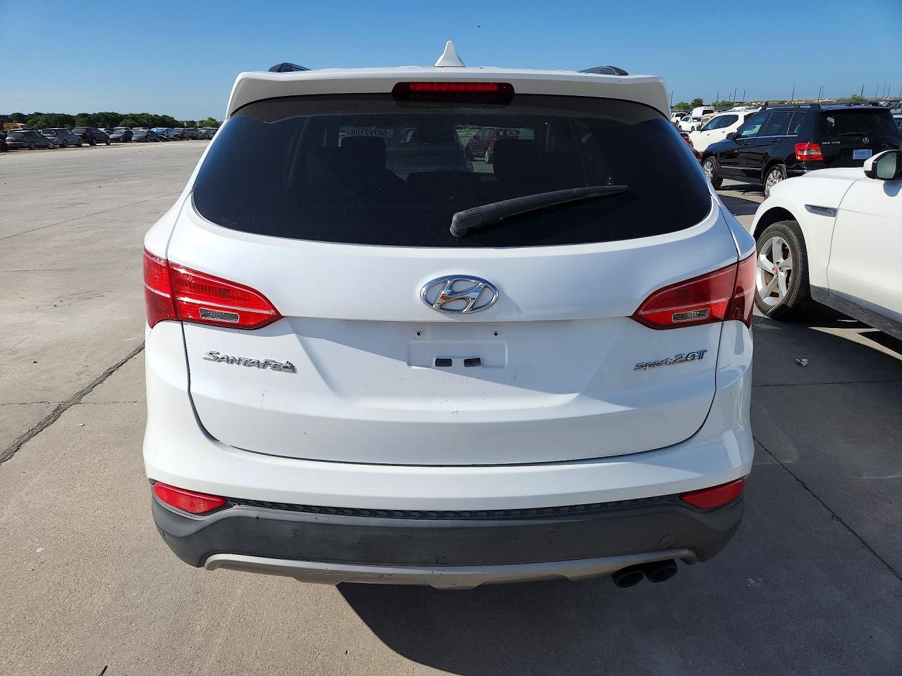 2013 Hyundai Santa Fe Sport 2.0t White vin: 5XYZU3LA9DG086572