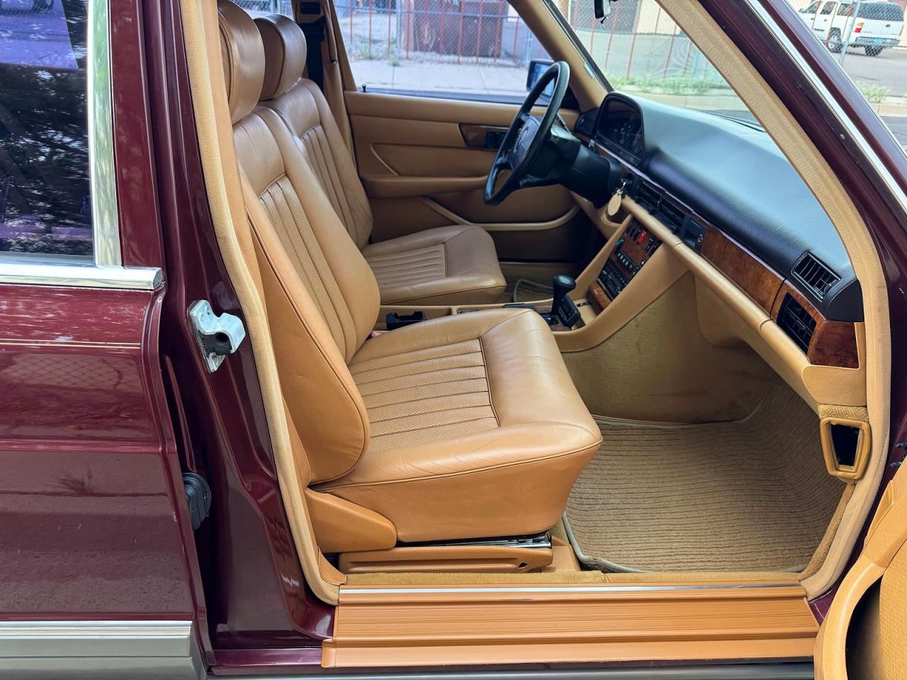 1986 Mercedes-benz 560 560sel Maroon vin: WDBCA3902GA206649