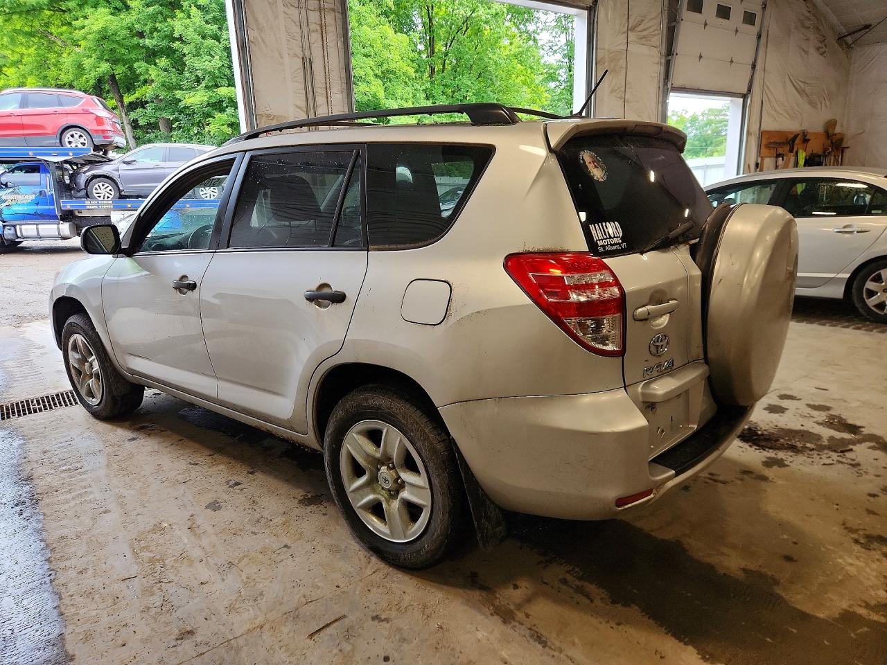 2011 Toyota Rav4 Base Silver vin: 2T3BF4DV3BW106199