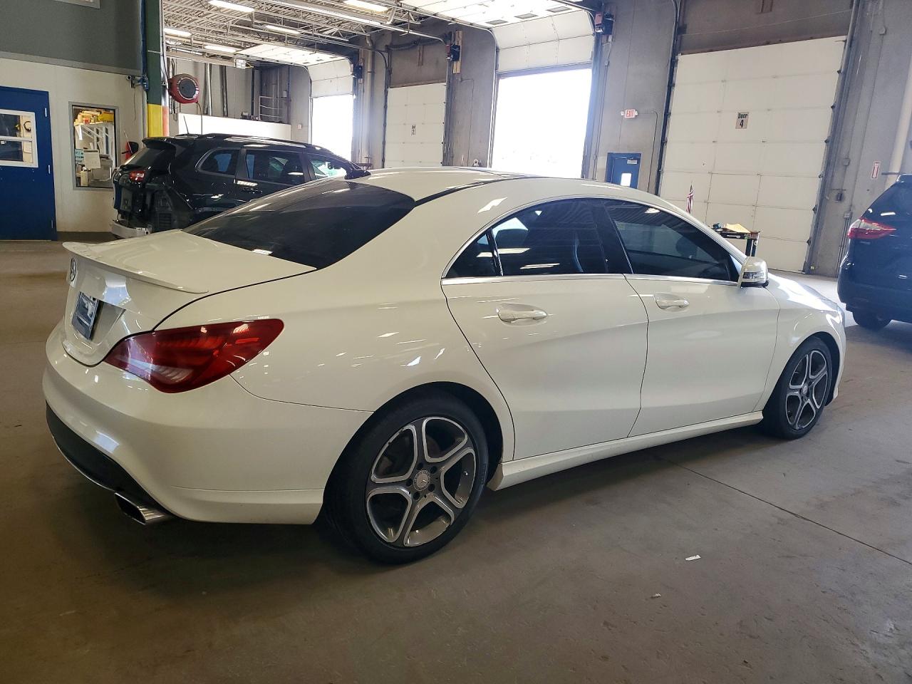 2014 Mercedes-benz Cla 250 White vin: WDDSJ4EB8EN049177