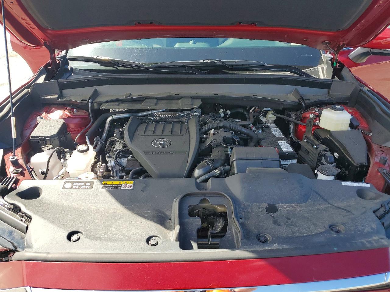 2025 Toyota Grand Highlander Xle Red vin: 5TDAAAB52SS100262