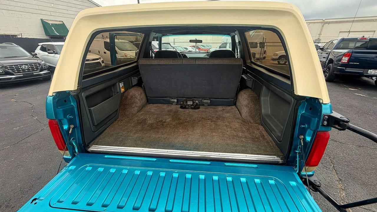 1990 Ford Bronco U100 Blue vin: 1FMEU15H7LLB17409