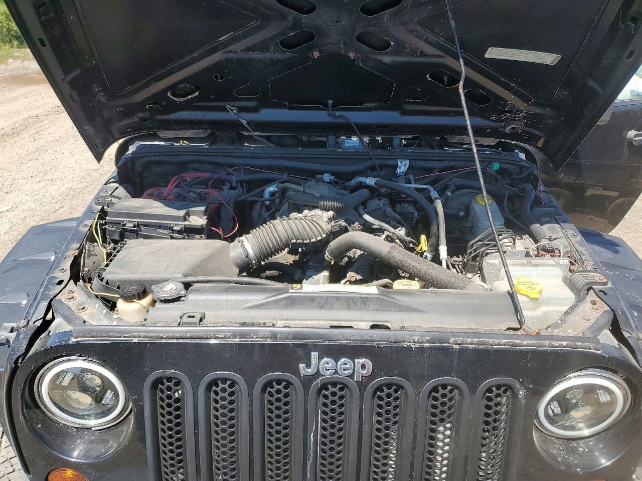 2009 Jeep Wrangler Unlimited X Black vin: 1J4GA391X9L705922