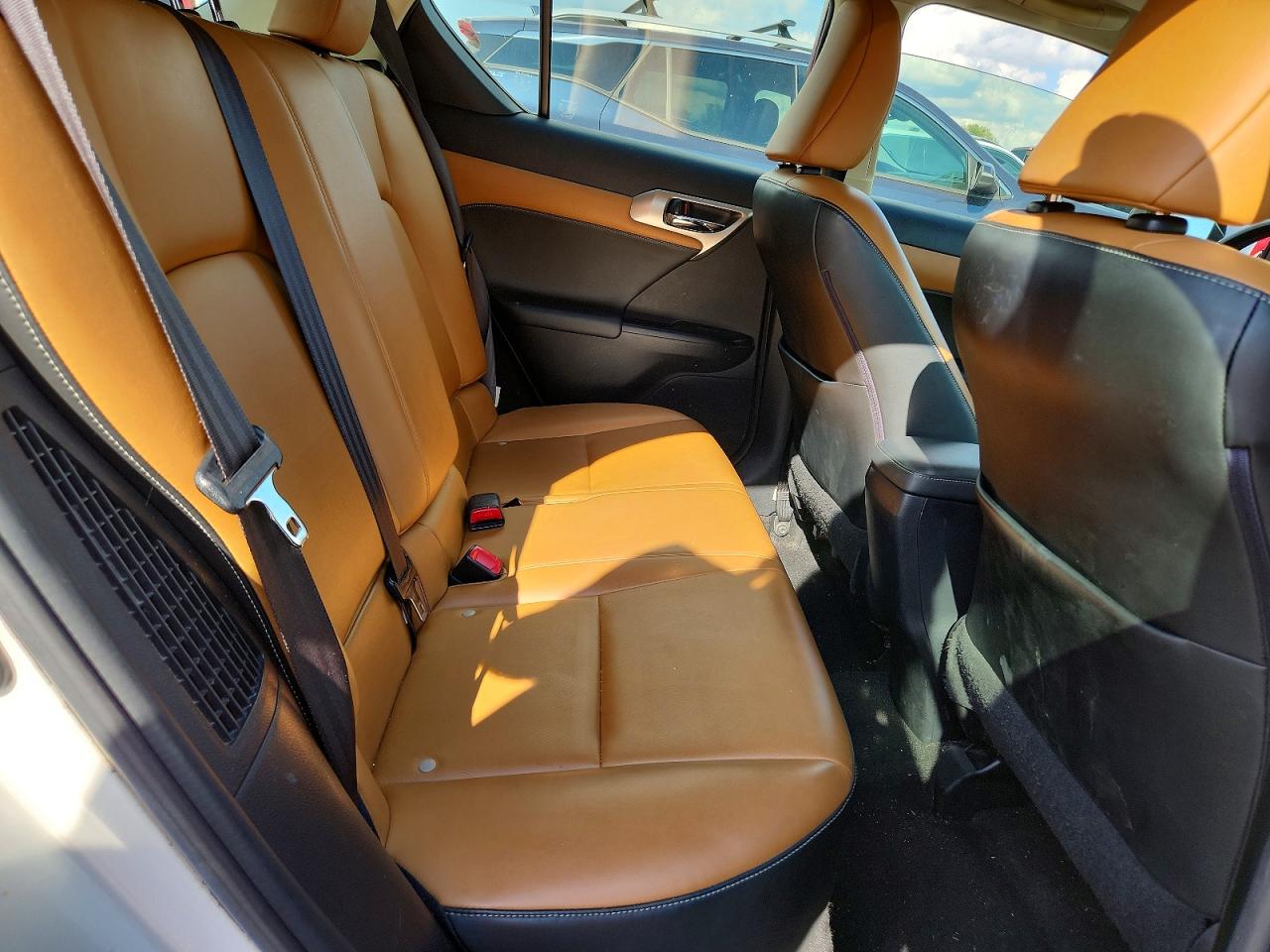 2015 Lexus Ct 200 White vin: JTHKD5BH3F2223643