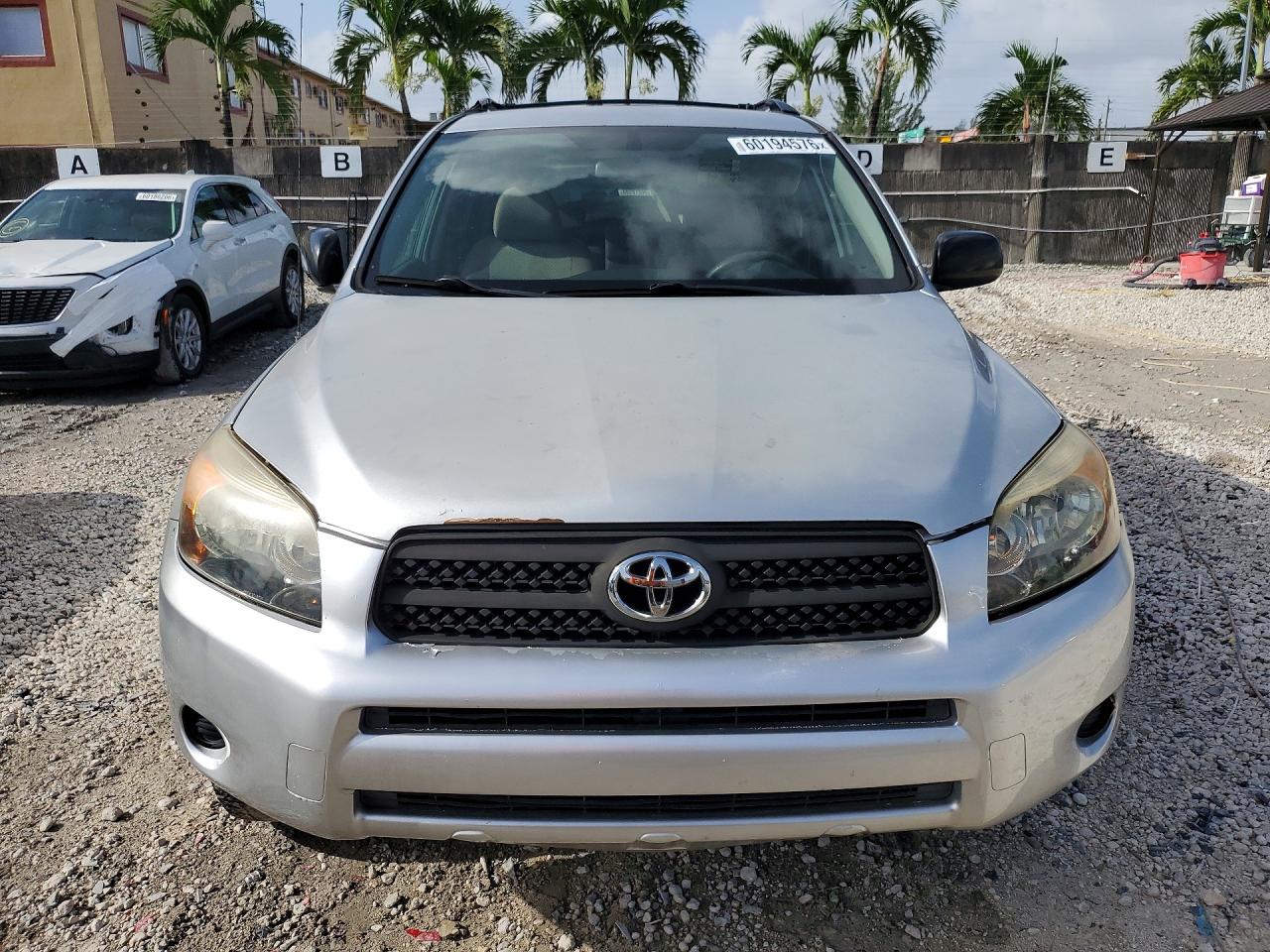 2008 Toyota Rav4 Base Серебряный vin: JTMZD33V286071763