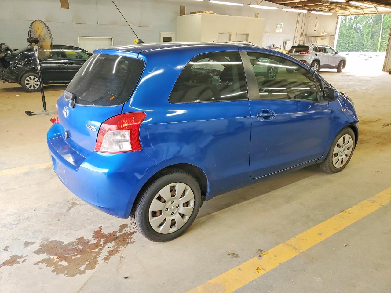 2007 Toyota Yaris Base Blue vin: JTDJT923175100581