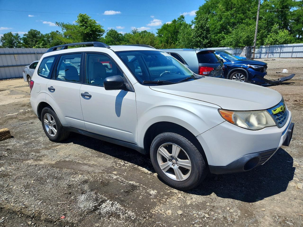 2012 Subaru Forester 2.5x White vin: JF2SHABC0CH439687