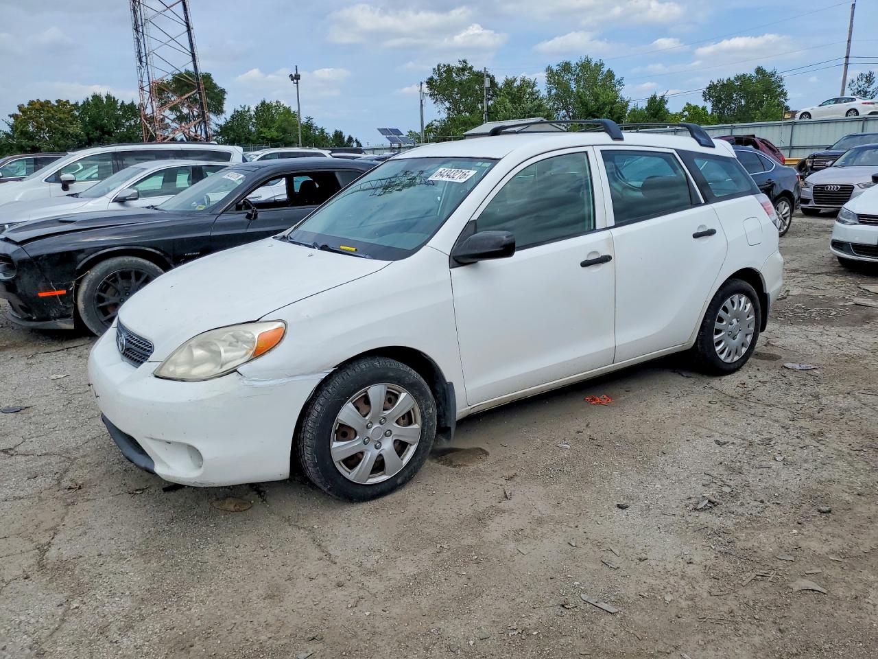 2007 Toyota Matrix Base White vin: 2T1KR32E87C671408