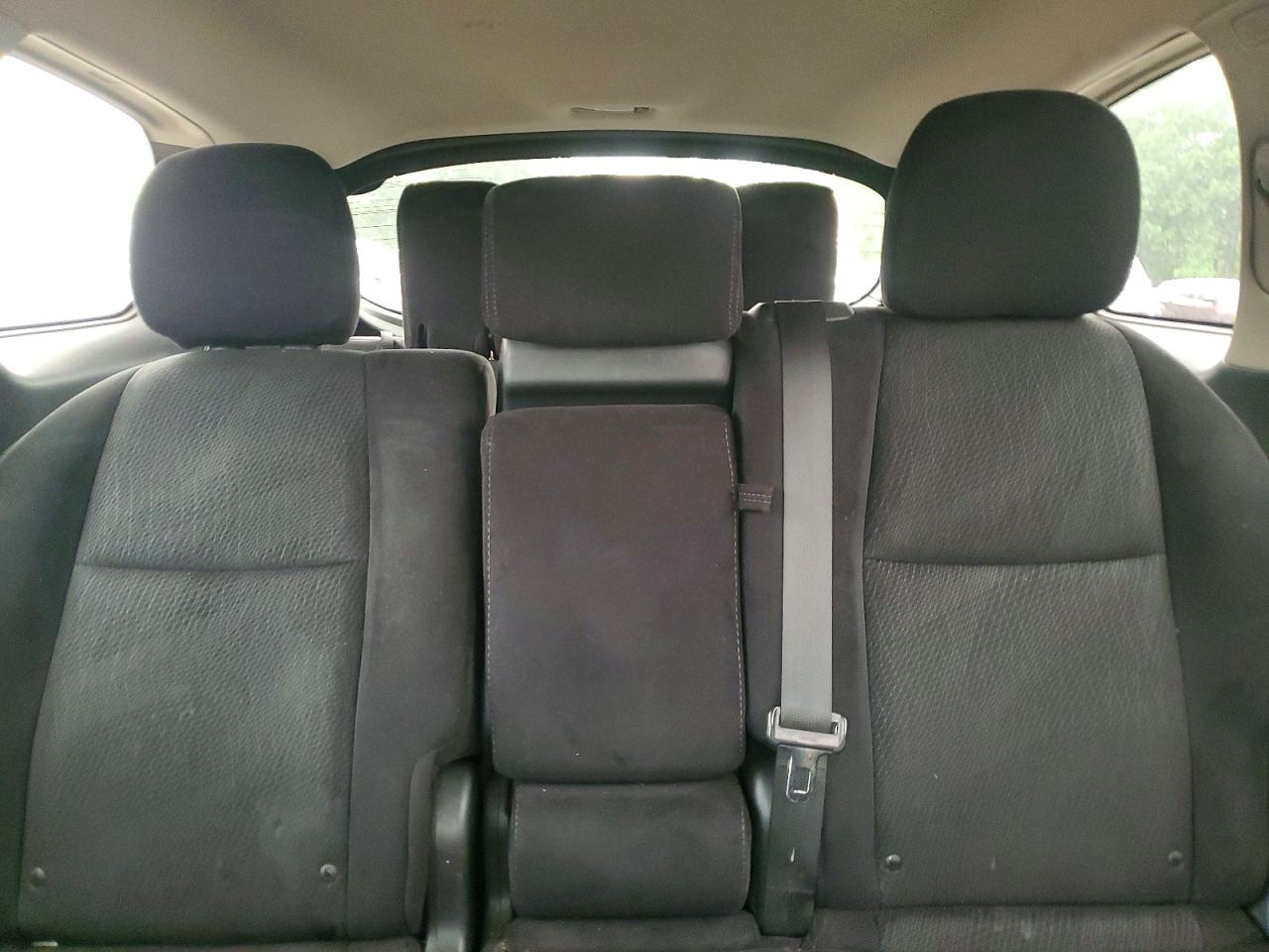 2015 Nissan Pathfinder S Silver vin: 5N1AR2MM5FC667295