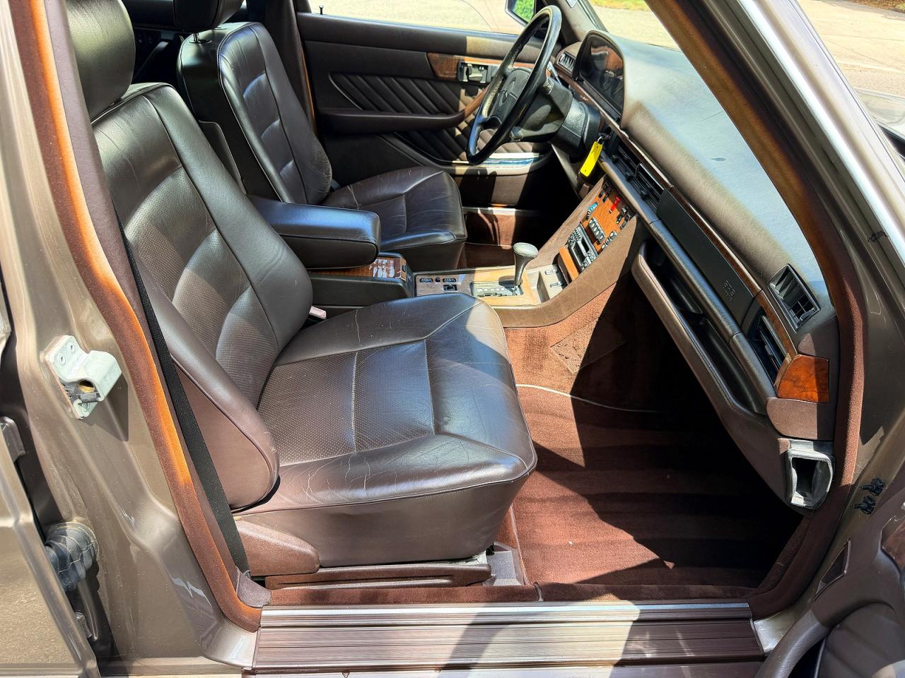 1989 Mercedes-benz 560 Sel Коричневый vin: WDBCA39E7KA453036